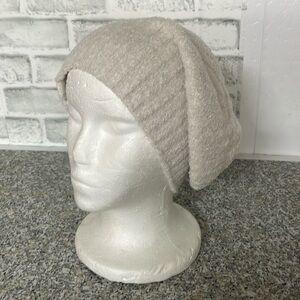 Pearl color Barefoot Dreams ribbed beanie winter hat